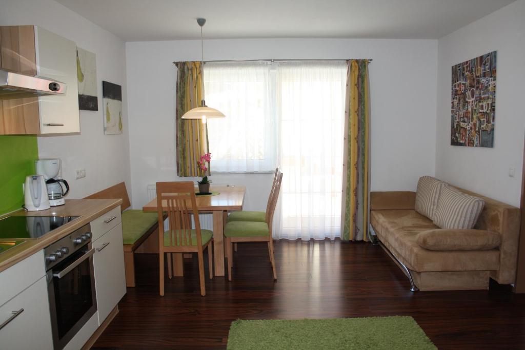Alpenjuwel Appartements Flachau Rom bilde